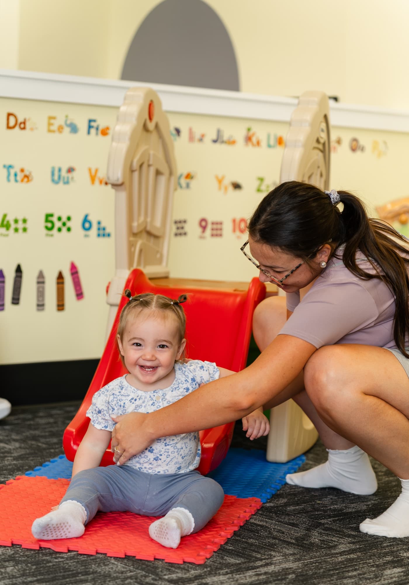 Busy Bees play center photo 6