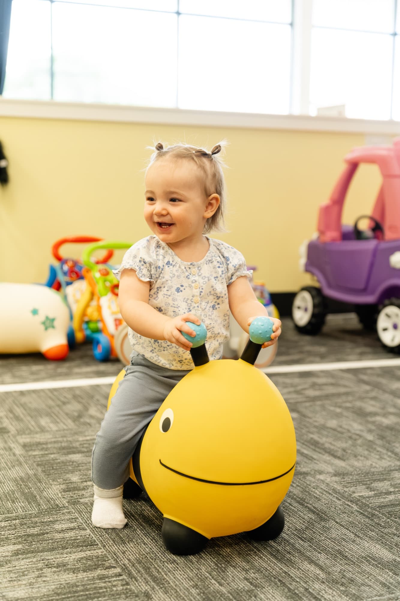 Busy Bees play center photo 10